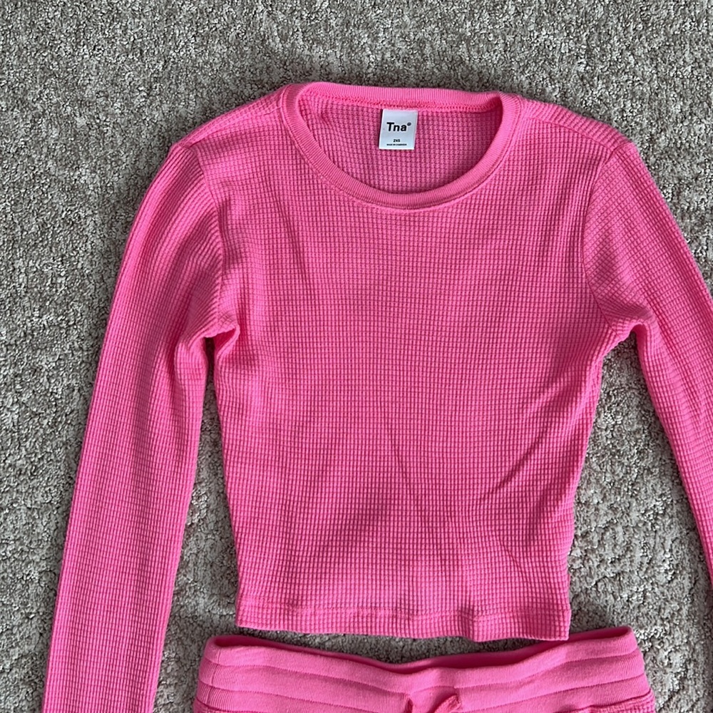 Aritzia Waffle Long Sleeve & Shorts - Picture 2 of 6